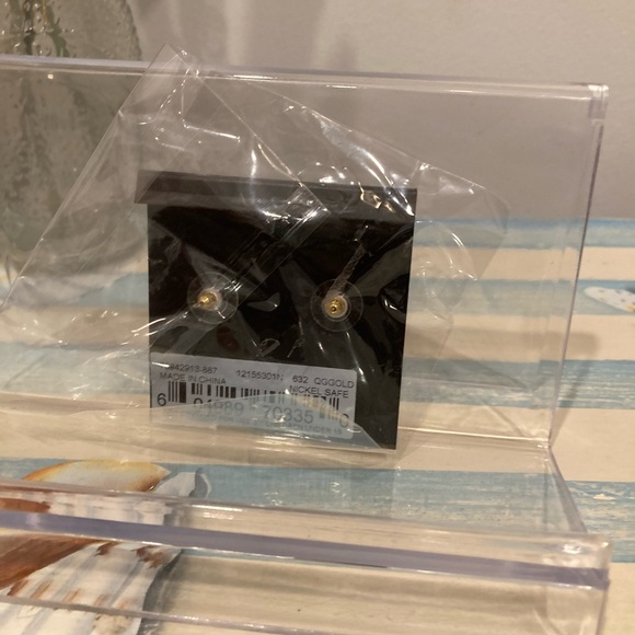 Anne Klein Cream Canvas Tote Bag with Red Patent Trim Bundle - Picture 14 of 14